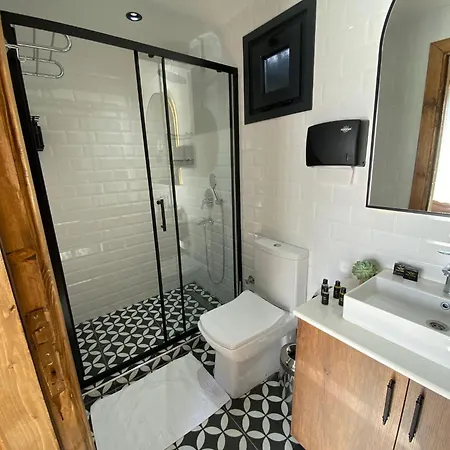 Bed & Breakfast King Tiny House